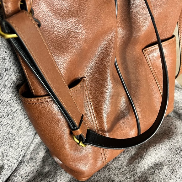 Fossil Crossbody Sachel - Picture 3 of 5